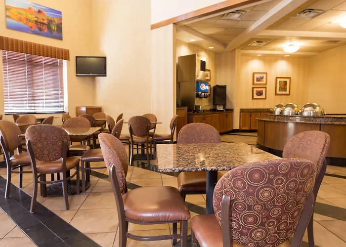 Hotel Drury Plaza 3*