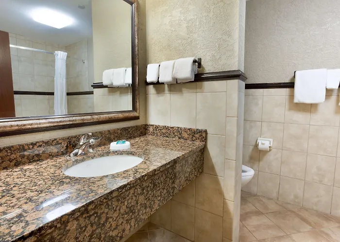 Drury Plaza 3*