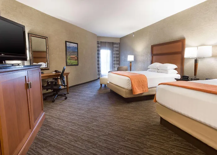 Drury Plaza 3*