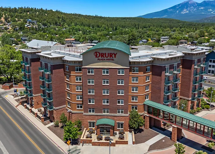 Drury Plaza 3*
